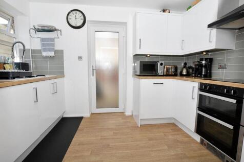 Othello Close, Woodlands, Rugby photo 5