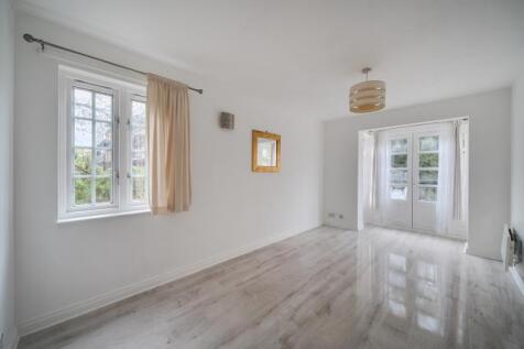 Selhurst Close, London, SW19 photo 3