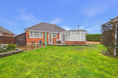 Poole, BH17 - property photo
