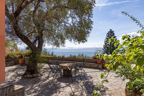 Front terrace view