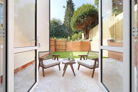 1-CobhamRd-ShowApt-3-7526.jpg