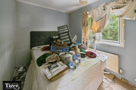 CAM02176G0-PR0736...