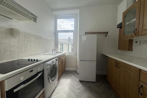 Flat 4, 25 Demesne Road, Douglas, Isle of Man, IM1 3DZ photo 4