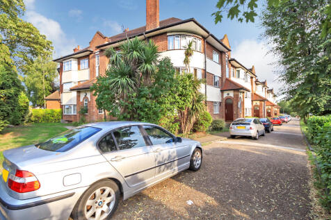 3 Bedroom Flat in HA2 9UQ