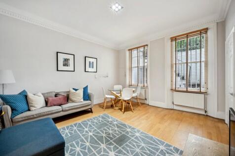 1-bed flat on Courtfield Gardens, 
South Kensington, SW5, £2,350/mo