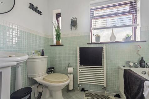 HOUSE BATHROOM