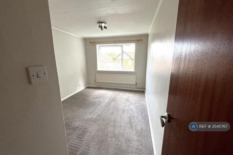 Rosefield Road, Staines-Upon-Thames, TW18 photo 5