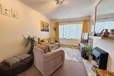 Regents Park Close, North Hykeham, LN6 photo 4