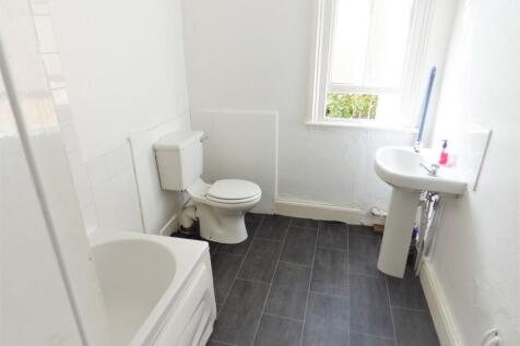 4 Irlam Road, Sale photo 5