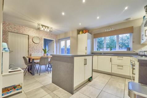 Holywell Fields HK 10.jpg