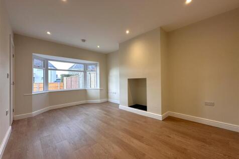 Bay-Fronted Lounge 042
