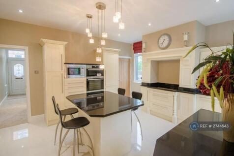 Large Shared Kitchen