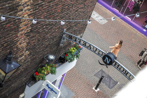 Tavistock Bow Car...