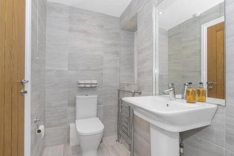 Ground Floor Shoer Room B.jpg