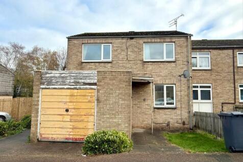 Three Bedroom Semi-Detached House on Kestrel Clos