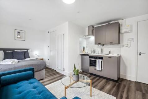 Studio flat on Sutherland Avenue London W9, £1,350/mo