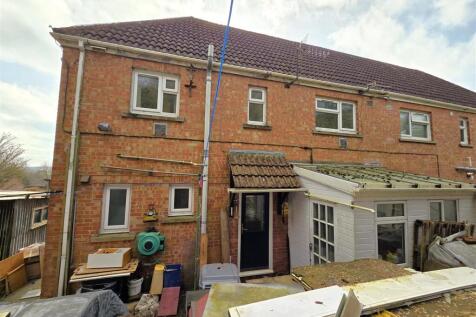 10 Little London - Rear.jpg