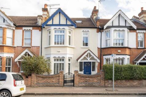 Alexandra Road, E18