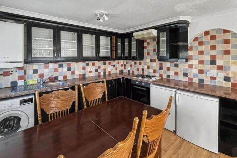 6_Kitchen.jpeg
