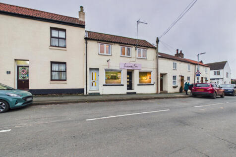 A Spacious 2 Bedroom Apartment - To Rent