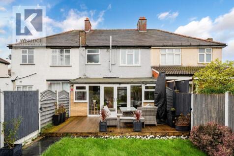 College Gardens, New Malden - KT3 6NT