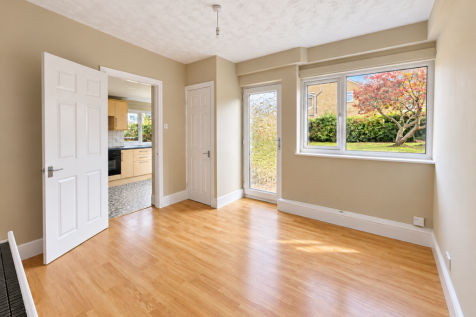 Westwood Drive, Bourne photo 5