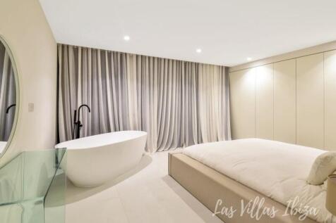 Bedroom_with_bath