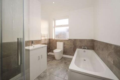 four bedroom Student house - Claremont Road, L15- Student Property 27/28 photo 3