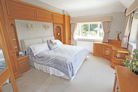 IMG_5166 bed1 win.jpg