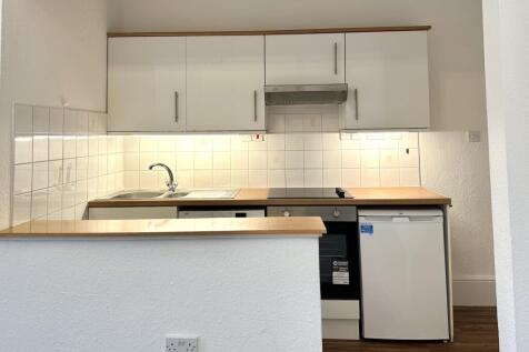 49 The Grove, Finchley Central photo 3