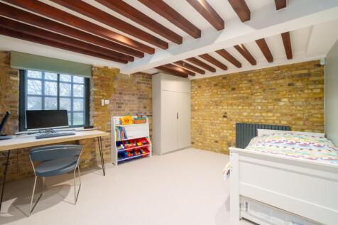 Aberdeen Wharf 1 ...