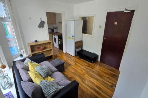 Dickenson Road, Manchester photo 3