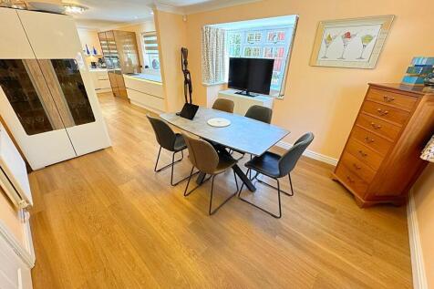 Facetune_11-07-20...