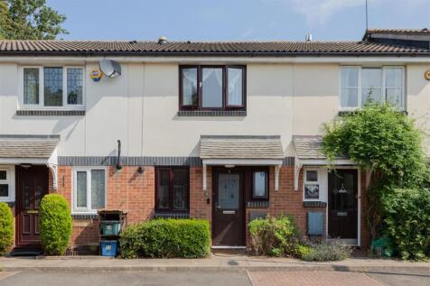 Grove End, E18