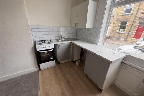 Edward Street, Little Town, Liversedge photo 3