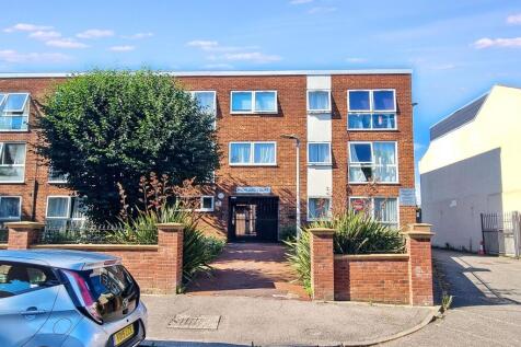 Flat 30, Highland Court, 87 Gordon Road, South Woodford, London, E18 1RE