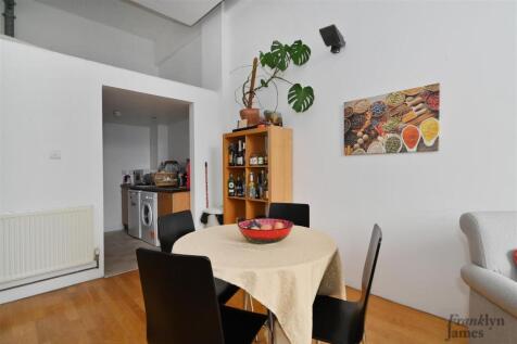 Pentonville-Road (13).JPG