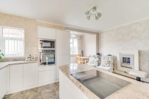 KITCHEN/DINER AND LIVING ROOM