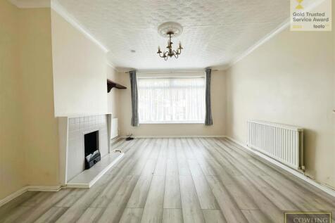 Long Meadow Drive, Wickford, Essex photo 4