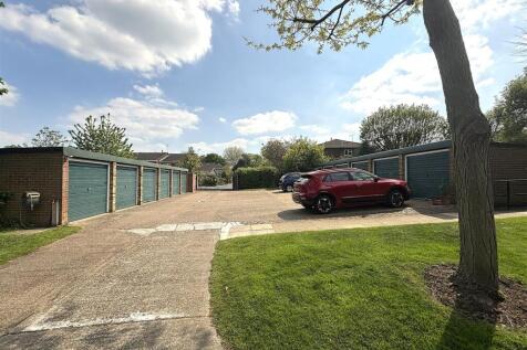 COMMUNAL GROUNDS &amp; GARAGE
