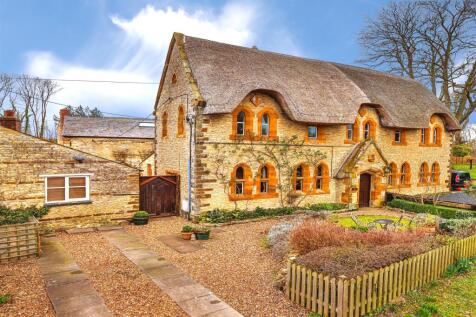 Dormitory Cottage 4 High Street Cranford -1.jpg