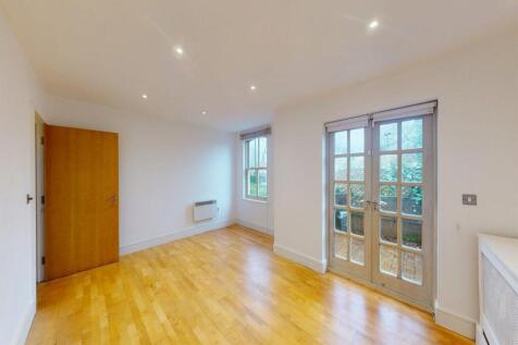 Hetton House, Station Road, Loughton, IG10 photo 3
