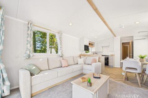 Swift Burgundy Open Plan Living Coghurst Hall