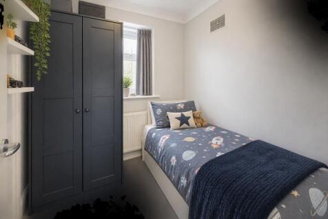 St. Pauls Close, Hounslow photo 5