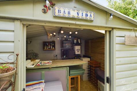 CAM01995G0-PR0051-STILL023