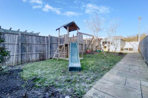 Rear Garden - EweMove Swindon South