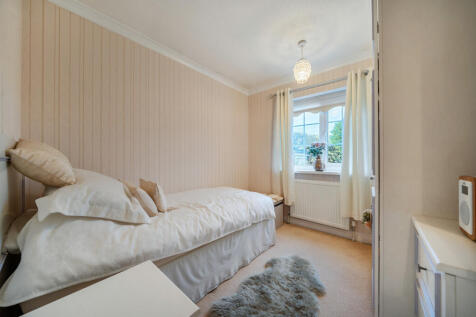 1374933-8-690a1fb...