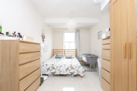 Bedroom.JPG