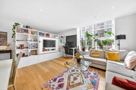 Living / dining / homeworking area