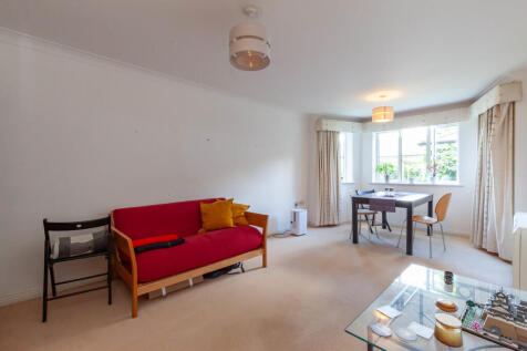 Living Room - Ang...